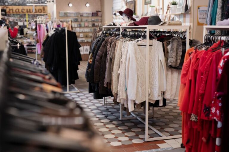 The Ultimate Guide to Starting Your Own Fashion Retail Business